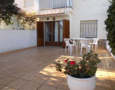 Ground floor apartment 100 mts Riells beach